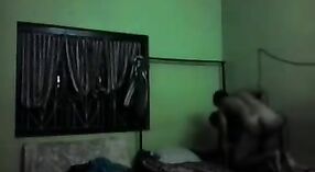 이모 데시의 최고 등급 섹스 비디오를 특징으로 그녀의 젊은 여자 친구에 카우걸 위치 20 최소 20 초