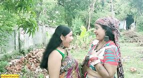 భారతీయ గ్రామ అమ్మాయి డబ్బు కోసం అడవిలో ఉన్న ఒక యువకుడితో కొంటెను పొందుతుంది 2 మిన్ 10 సెకను