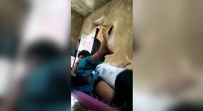 Desi mms video muestra una chica de pueblo caliente follada 2 mín. 00 sec