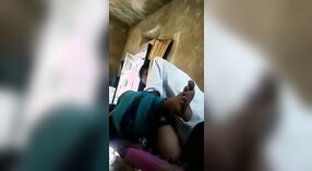 Desi mms video muestra una chica de pueblo caliente follada 2 mín. 40 sec