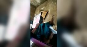 Desi mms video muestra una chica de pueblo caliente follada 1 mín. 10 sec