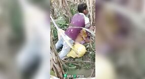 Zia da Bihar ottiene pestate da due ragazzi in mezzo alla natura! Nuovo Indiano sesso in mms 2 min 10 sec