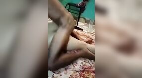 Mahasiswa India membuat vaginanya yang dicukur ditumbuk oleh ayam XXX dalam video MMC yang menakjubkan ini 1 min 40 sec