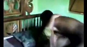 Video seks rumah beruap pasangan Desi di vila 0 min 0 sec