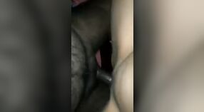 Bangla video di sesso di una procace moglie a cavallo di un cazzo duro e gemendo ad alta voce 3 min 00 sec