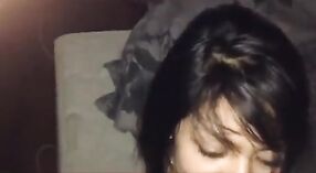 فيديو بابهي كي تشوداي لامرأة هندية تتمتع بوضعية الكلب والجنس الثلاثي 5 دقيقة 00 ثانية