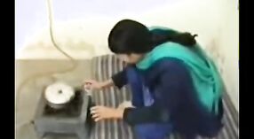 मीरा, देसी भाभी असलेले हा भारतीय सेक्स व्हिडिओ पहा 24 मिन 20 सेकंद