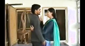 Sehen Sie sich dieses indische Sexvideo mit Mira, der Desi-Bhabhi, an 0 min 0 s