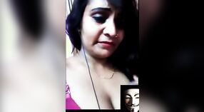 Girl nakal flaunts dheweke amba susu ing india jinis video 1 min 40 sec