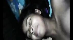 Indyjski kolegium nastolatków dostaje w dół i brudny z jej chłopak w domowej roboty wideo 3 / min 40 sec