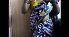 Payudara Besar Bibi India Anita dan Seks Desi dalam Video Panas 0 min 30 sec