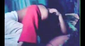 Trường cao đẳng con trai quyến rũ dì Desi vì một extramarital affair 0 tối thiểu 0 sn