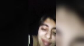 desi xxx视频中有一个年轻女孩，给一个强烈的口交 1 敏 40 sec