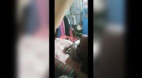 Desi cô gái cố gắng ra ngoài truyền giáo vị trí với Cô Ấy Bangladeshi bạn trai trong này ẩn cam video 5 tối thiểu 00 sn