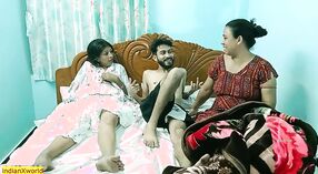Amator trójka z dwa piękny indyjski dziewcząt i a gorący facet 1 / min 40 sec