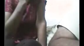 成熟的印度姨妈在色情视频中填补了她的口交 1 敏 00 sec