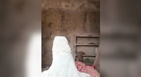 ホットホームアクションをフィーチャーしたパキスタンのセックスビデオ 3 分 40 秒