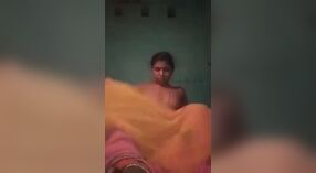 Indiano moglie prende cattivo in il village con diteggiatura e sesso 0 min 50 sec