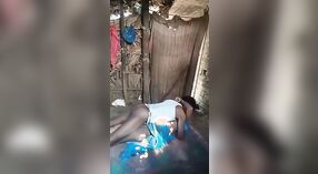 দক্ষিণ ভারতীয় এমএমএস ভিডিওতে একটি তরুণ দম্পতি একটি বাষ্পীয় এনকাউন্টার উপভোগ করছে 2 মিন 50 সেকেন্ড