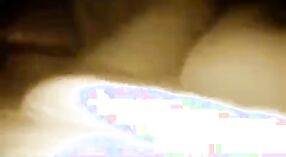 ইন্ডিয়ান আন্টি নীল ছবিতে কাউগার্ল পজিশনে কঠোরভাবে ধাক্কা খায় 3 মিন 20 সেকেন্ড