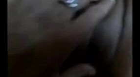 Video casero íntimo de una joven pareja casada que explora su sexualidad 3 mín. 10 sec