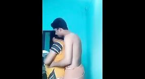 Bibi India nemu nakal karo dheweke ireng pacangan ing video iki 1 min 00 sec