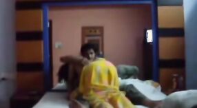 Una película porno de Gujarat con una pareja casada que se entrega al sexo oral y al juego anal 4 mín. 00 sec