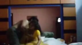 Una película porno de Gujarat con una pareja casada que se entrega al sexo oral y al juego anal 0 mín. 0 sec