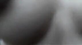 దేశీ MMS వీడియోలో ఒక యువ కళాశాల అమ్మాయి గట్టిగా ఇబ్బంది పడుతోంది 6 మిన్ 10 సెకను
