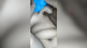 Desi seks video showcases Randi getting een ruw anaal pounding van een client 3 min 00 sec