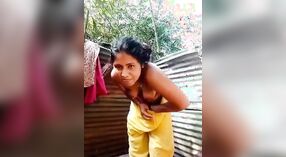 Desi girl takes a shower in an outdoor setting in this male MMS porn video 1 min 30 sec