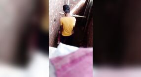 भारतीय देसी कॉलेज लड़की उसे पहले देता है और हो जाता है उसके स्तन चूसा बंद उसके प्रेमी द्वारा एमएमएस 2 मिन 40 एसईसी