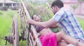 Красивая и богатая деревенская бхабхи наслаждается сексом со своим собственным слугой 1 минута 20 сек