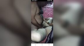MMS video di un ragazzo avendo sesso con un attraente Indiano aunty 2 min 40 sec
