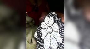 Vagina Bhabhi ditumbuk oleh ayam besar dalam video desi mms 0 min 50 sec