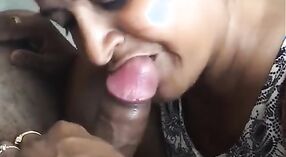 Sinnlicher blowjob von Bhabhi-Indianer im porno-video 4 min 20 s