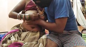 தேசி பணிப்பெண் தனியா பிறகு மறைக்கப்பட்ட கேமராவில் குறும்பு பெறுகிறார் 2 நிமிடம் 50 நொடி
