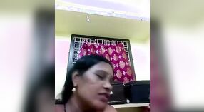 Bojo Desi flaunts dheweke amba susu kanggo dheweke sugih pacangan ing video erotis iki 0 min 0 sec