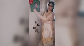 La chaude séance de bain d'Aabha Paul en HD 3 minute 30 sec