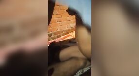 Dehati ' s Sexy Video: een nieuw stel in het dorp 1 min 00 sec