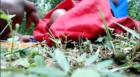 देसी इंडियन आणि तिचा एक्सएक्सएक्स बडी बेडवर त्यांच्या लैंगिक वासना एक्सप्लोर करतात 1 मिन 00 सेकंद