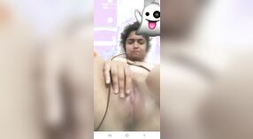 شوقین بھارتی گرل فرینڈ indulges میں کچھ شرارتی fingering کیمرے پر 2 کم از کم 10 سیکنڈ