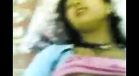 Indyjski seks scandal MMS featuring a piękny piękno coraz fingered przez jej servant 3 / min 00 sec