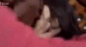 Une vidéo porno HD présente une Indienne lubrique NRI qui se salit avec son amant blanc 1 minute 40 sec