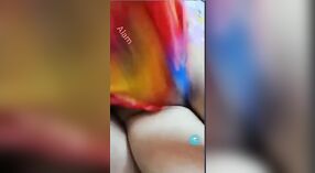 Het geschoren kutje van de Indiase vrouw krijgt de aandacht die het verdient op live cam 0 min 40 sec