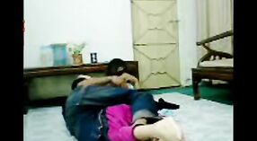 Indisches Inzest-Sexvideo mit Cousine Haut und ihrem Bruder in Cowgirl-Position 8 min 40 s