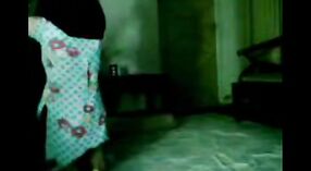 زنا المحارم الهندي فيديو سكس يضم ابن عم هوت وشقيقها في وضع راعية البقر 1 دقيقة 07 دقيقة 00 ثانية