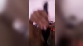 パキスタンの女の子がライブショーでパキのコックに降りる 3 分 20 秒