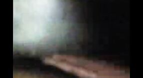 बिग गधा भारतीय एमआईएलए एमएमसी वीडियो में बड़े खरबूजे द्वारा बढ़ा जाता है 2 मिन 40 एसईसी