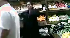 परिपक्व भारतीय जोड़ी की दुकान में एक त्वरित बकवास है 1 मिन 00 एसईसी